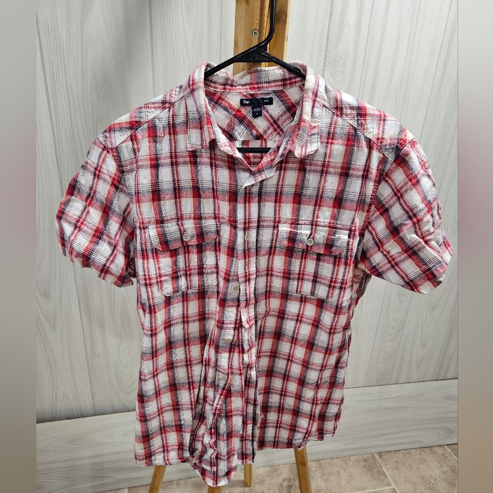 Gap Men's short sleeve shirt
